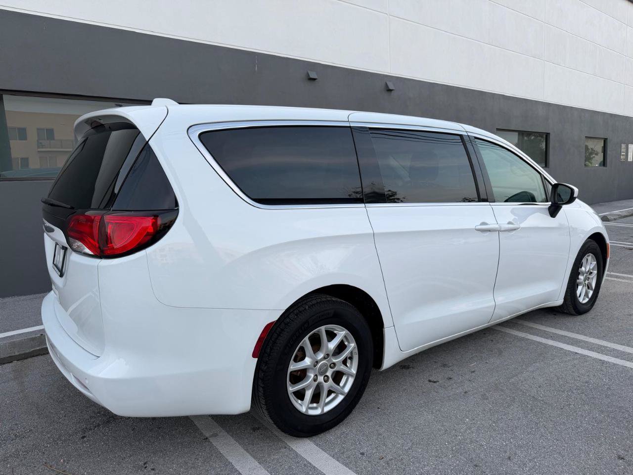 Used 2018 Chrysler Pacifica LX FWD image 7