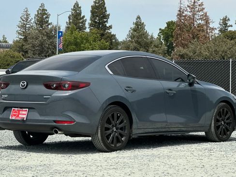 Used 2022 MAZDA MAZDA3 s FWD image 3