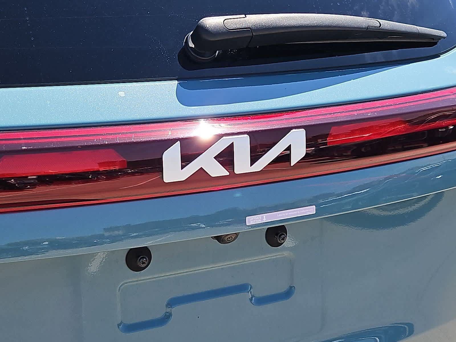 Used 2024 Kia Seltos S FWD image 11