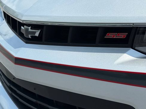 Used 2015 Chevrolet Camaro SS w/ Commemorative Special Edition RWD image 24