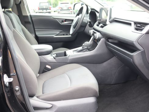Certified 2025 Toyota RAV4 XLE FWD image 37