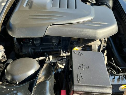 Used 2014 Chrysler 300 image 33