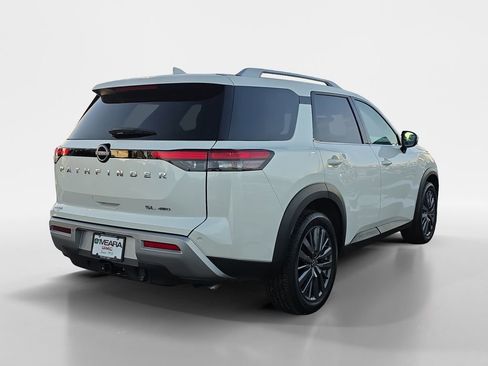 Used 2024 Nissan Pathfinder SL w/ SL Premium Package image 5