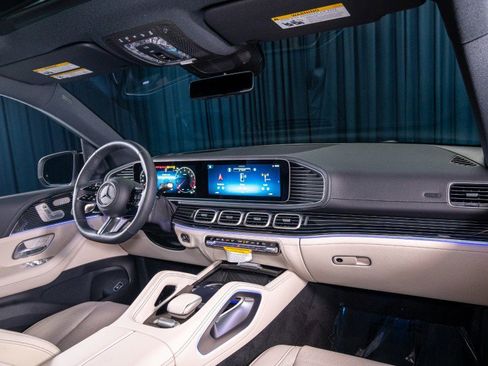 New 2026 Mercedes-Benz GLS 580 4MATIC image 4