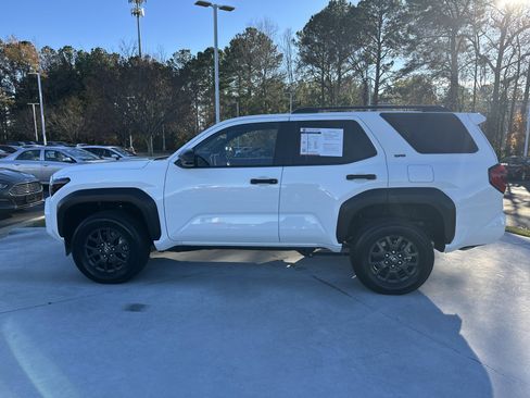 Certified 2025 Toyota 4Runner SR5 image 7