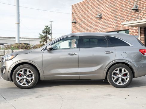 Used 2017 Kia Sorento SX FWD image 3