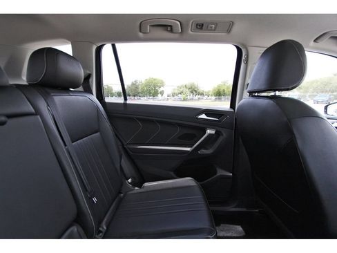 Used 2022 Volkswagen Tiguan SE AWD/4WD image 13