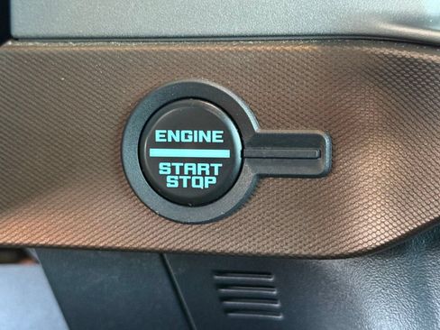 Used 2023 Ford Bronco Outer Banks w/ Sasquatch Package AWD/4WD image 19