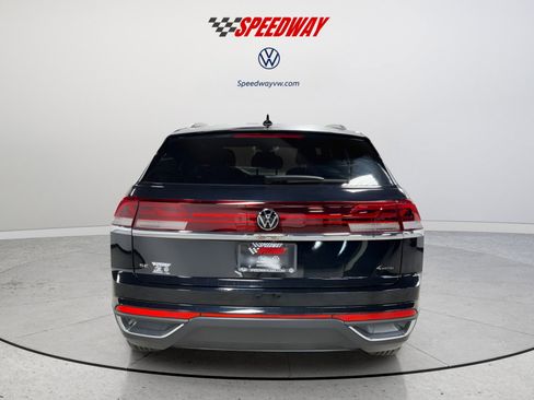 New 2026 Volkswagen Atlas Cross Sport SE image 6