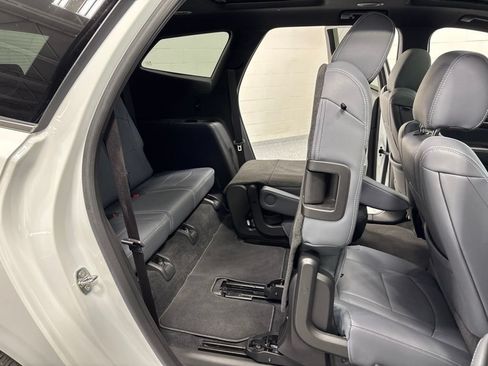 Used 2023 Buick Enclave Essence w/ Experience Buick Package AWD/4WD image 40