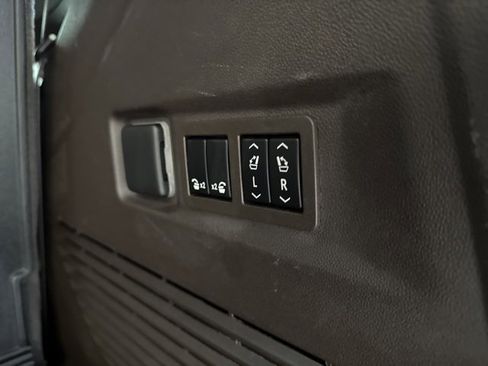 Used 2021 GMC Yukon Denali w/ Denali Ultimate Package image 37