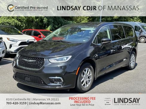 Used 2023 Chrysler Pacifica Touring-L FWD image 5