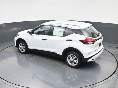 New 2025 Nissan Kicks Play S image 29