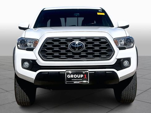 Used 2023 Toyota Tacoma TRD Off-Road w/ Technology Package AWD/4WD image 4