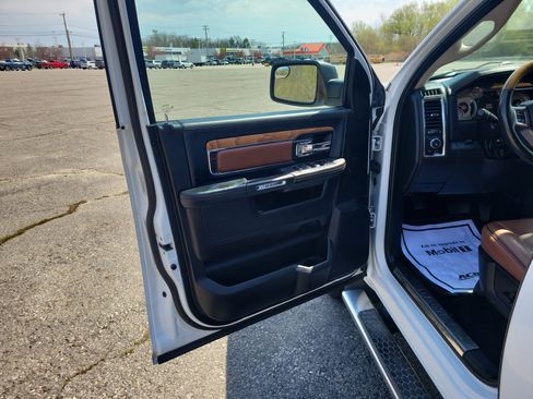Used 2016 RAM 1500 Laramie Longhorn w/ Convenience Group AWD/4WD image 15