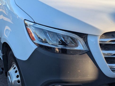 Used 2022 Mercedes-Benz Sprinter 3500 image 4