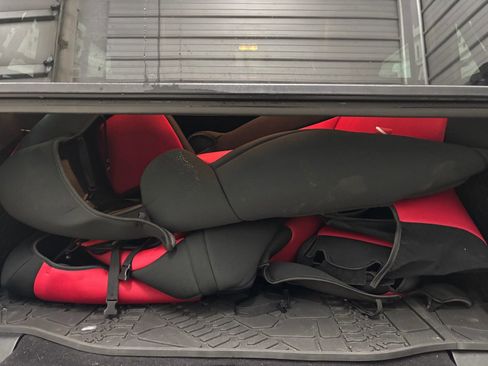 Used 2017 Jeep Wrangler Unlimited Rubicon w/ Cold Weather Group image 35