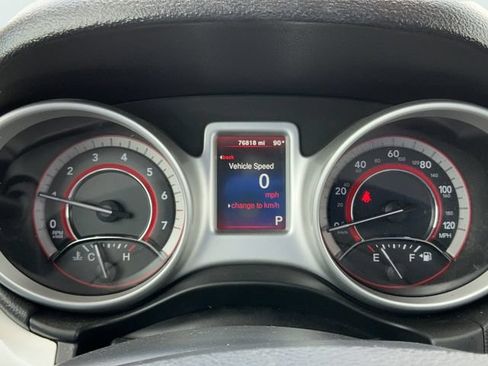 Used 2019 Dodge Journey SE w/ Connectivity Group FWD image 19