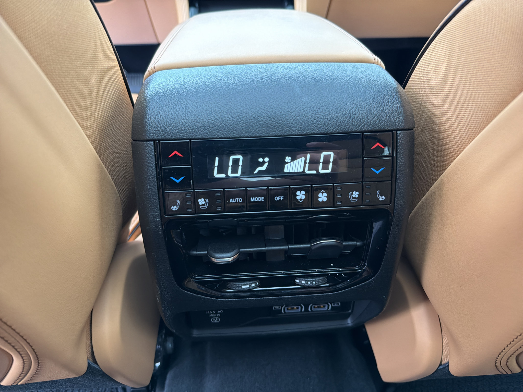 Used 2025 Jeep Grand Cherokee L Summit AWD/4WD image 16