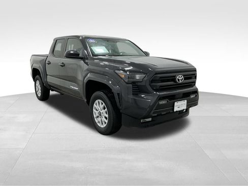 Used 2025 Toyota Tacoma SR5 w/ SR5 Upgrade Package AWD/4WD image 5