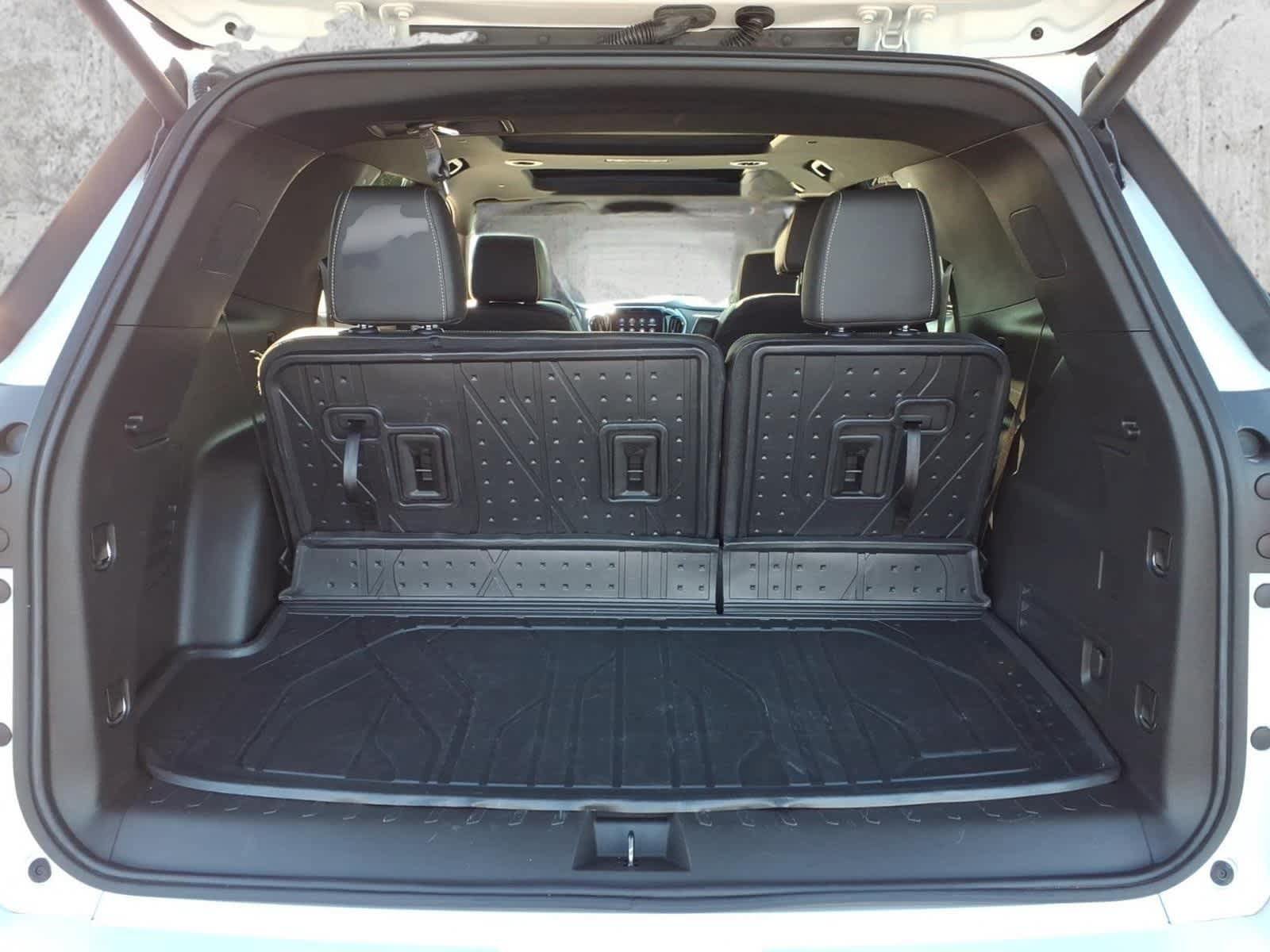 Used 2023 Chevrolet Traverse Premier w/ LPO, Floor Liner Package FWD image 13