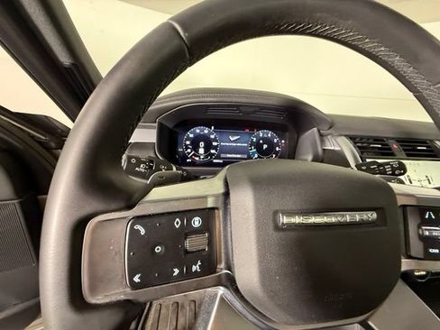 Used 2024 Land Rover Discovery Dynamic SE AWD/4WD image 16
