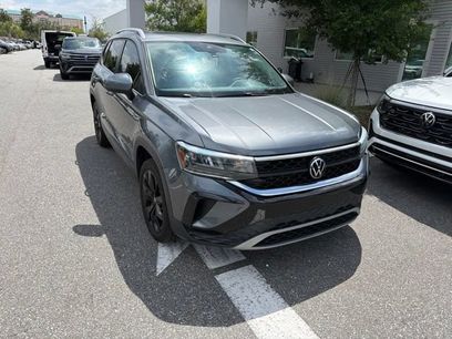 Certified 2024 Volkswagen Taos SE w/ Panoramic Sunroof Package