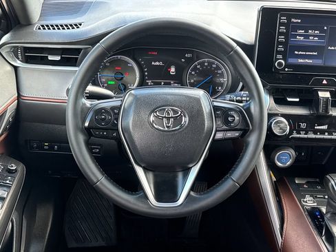 Used 2021 Toyota Venza XLE AWD/4WD image 14