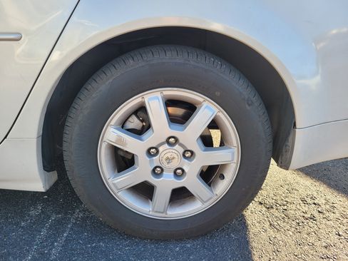 Used 2007 Cadillac CTS Base image 8