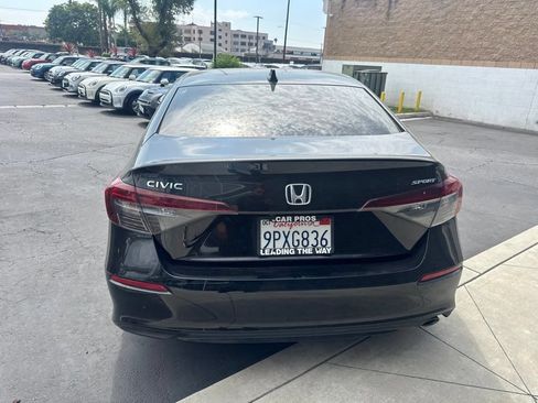 Used 2025 Honda Civic Sport image 4