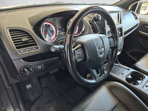 Used 2019 Dodge Grand Caravan SXT w/ Driver Convenience Group FWD image 10