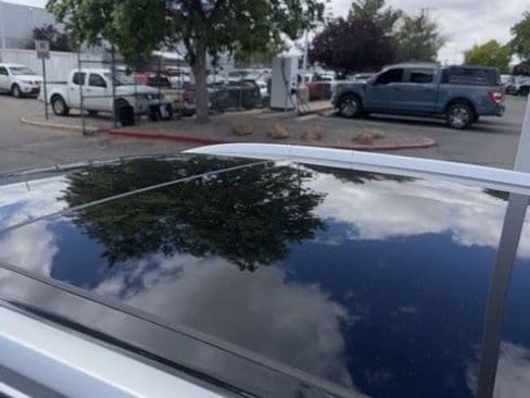 Used 2022 Nissan Rogue Platinum w/ Head-Up Display Package image 23