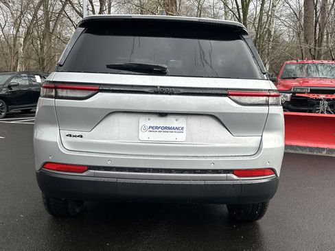 New 2026 Jeep Grand Cherokee Altitude image 16