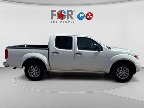 Used 2019 Nissan Frontier SV RWD image 6