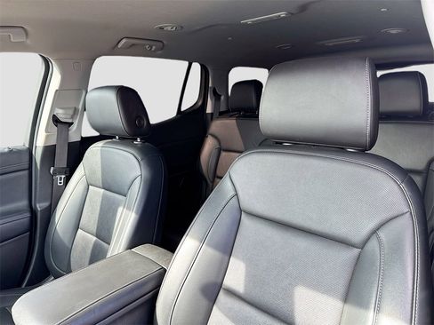 Used 2022 GMC Acadia SLT w/ Elevation Edition image 12