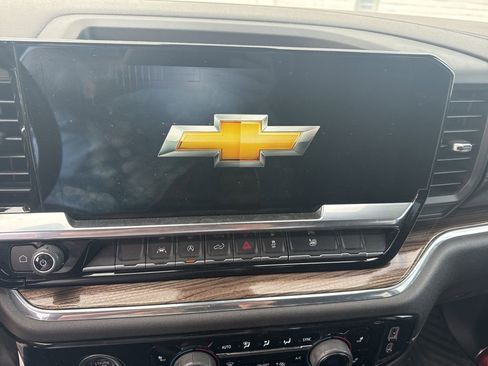 Used 2023 Chevrolet Silverado 1500 LT image 7