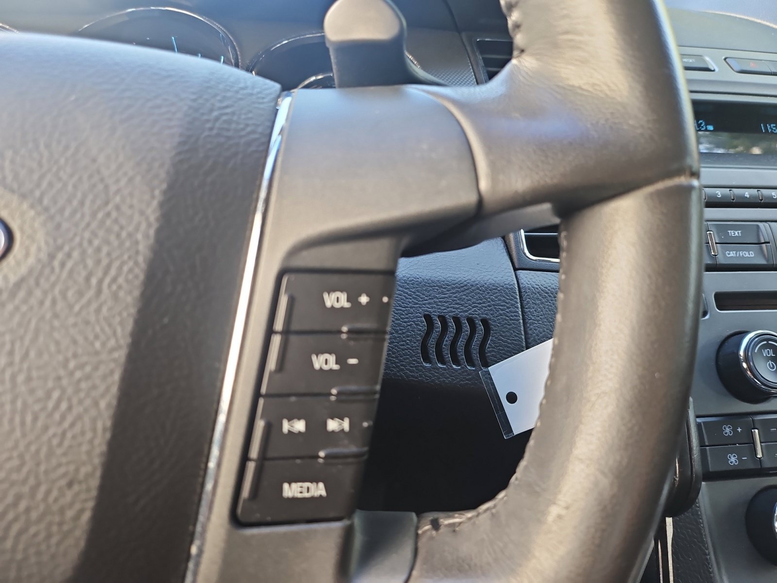 Used 2011 Ford Taurus SEL FWD image 23