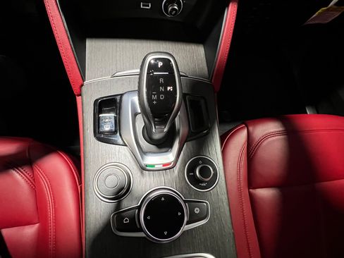 Used 2021 Alfa Romeo Stelvio Ti w/ Nero Edizione image 34