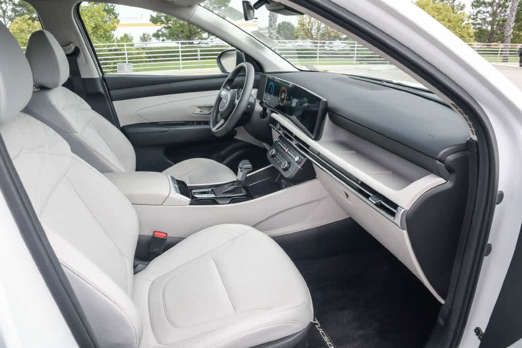 Used 2025 Hyundai Tucson SE FWD image 17