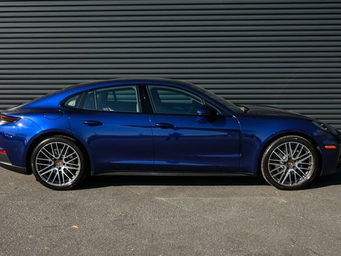 Certified 2025 Porsche Panamera image 28