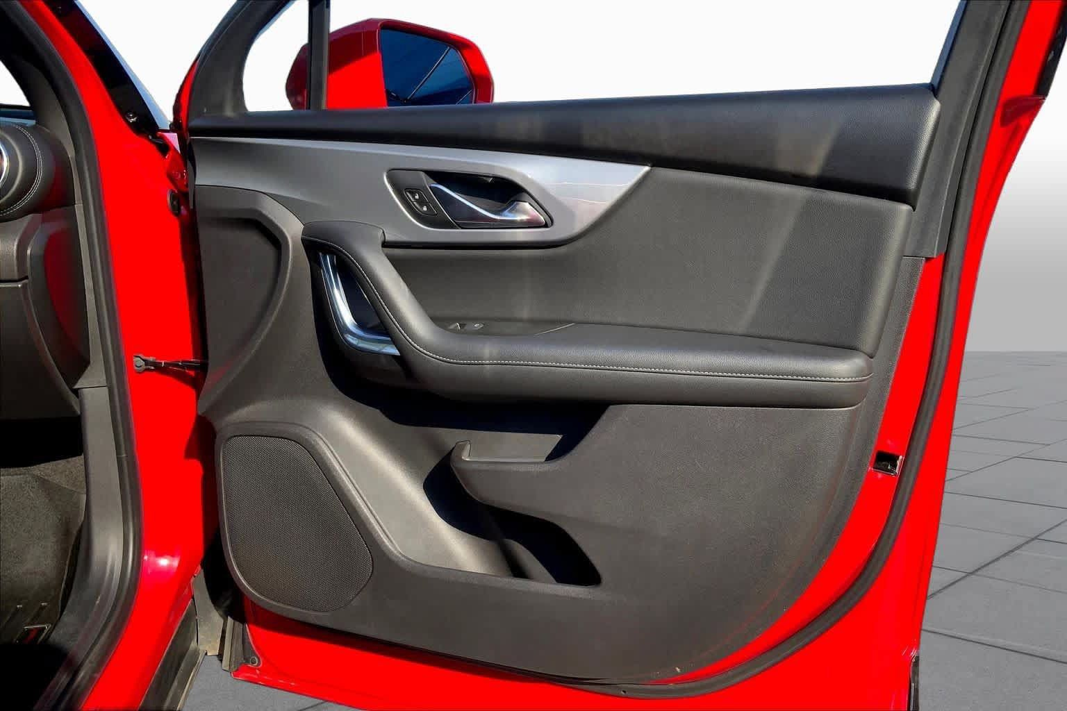 Used 2019 Chevrolet Blazer LT FWD image 23