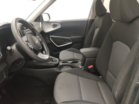 Used 2024 Kia Soul LX w/ Option Group 015 image 17