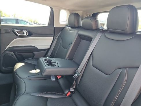 Used 2022 Jeep Compass Limited w/ Sun and Sound Group image 25