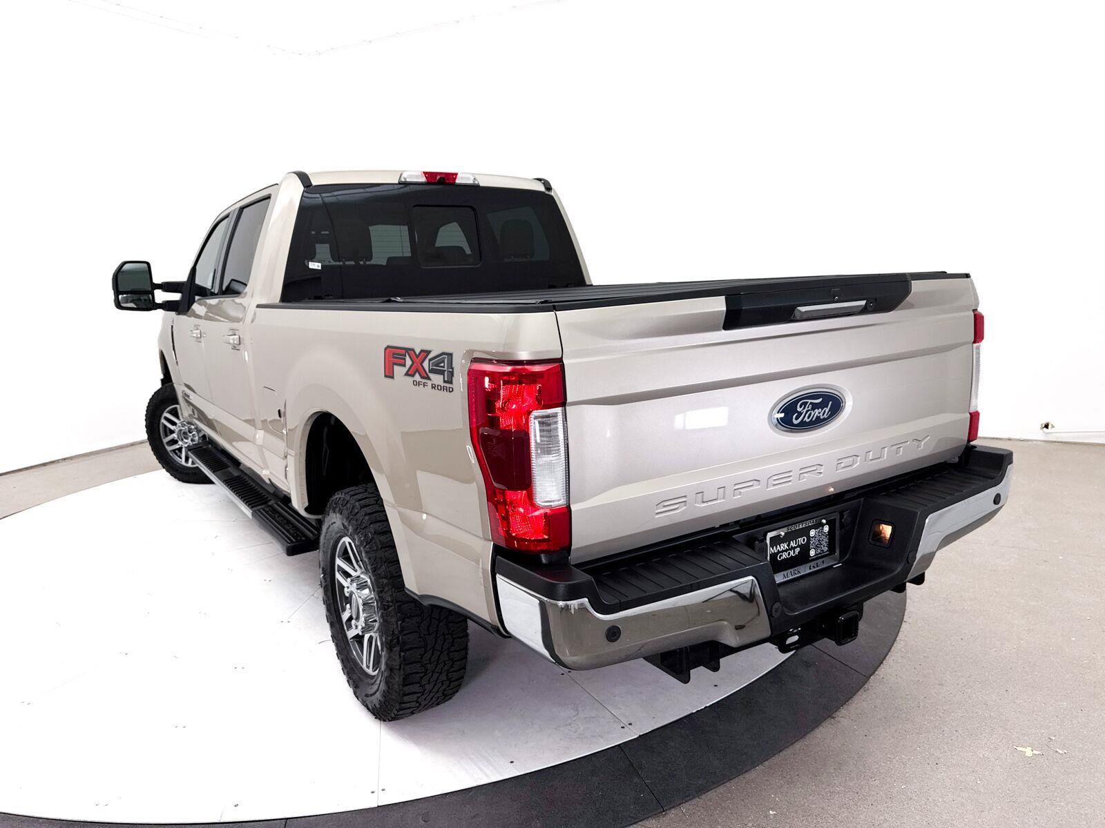 Used 2017 Ford F250 Lariat w/ Lariat Value Package AWD/4WD image 7