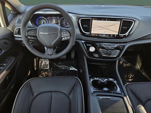 New 2026 Chrysler Pacifica Limited w/ S Appearance Package image 23