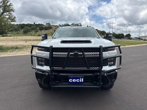 Used 2024 Chevrolet Silverado 2500 Custom w/ Custom Value Package AWD/4WD image 10