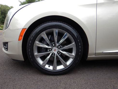 Used 2013 Cadillac XTS image 24