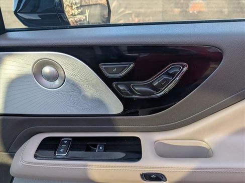 Certified 2023 Lincoln Aviator Reserve w/ Equipment Group 201A image 15