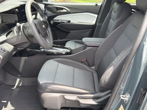 New 2026 Chevrolet Trax LT FWD image 9