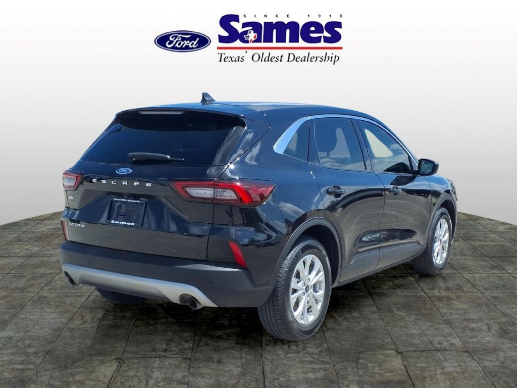 Used 2024 Ford Escape Active w/ Tech Pack #1 FWD image 3